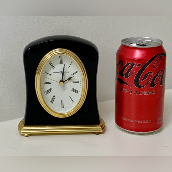 Vtg Howard Miller Glossy Black Gold Art Deco Roman Numeral Quartz Desk Clock - Picture 7 of 12
